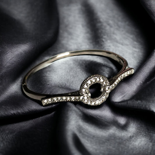 Elegant Silver Kada with Circle Accent and Sparkling Stones